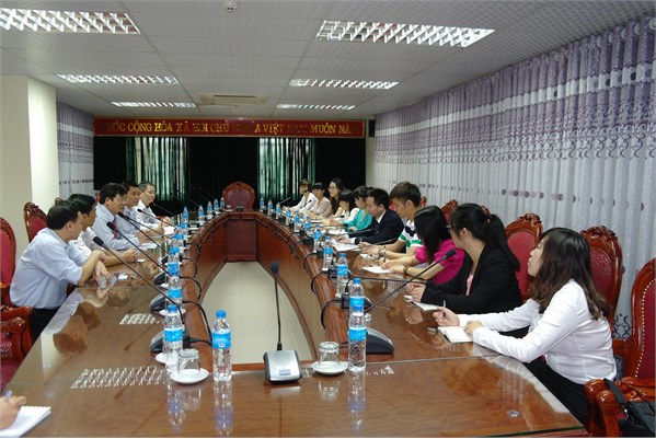 Đoàn Giáo viên và Sinh viên trường Đại học Sư Phạm Quảng Tây(Trung Quốc) sang giao lưu và học tập tại trường Đại hoc Công nghiệp Hà Nội.