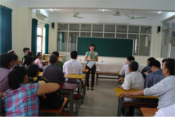 Ký hợp đồng cho 12 thực tập sinh xuất cảnh