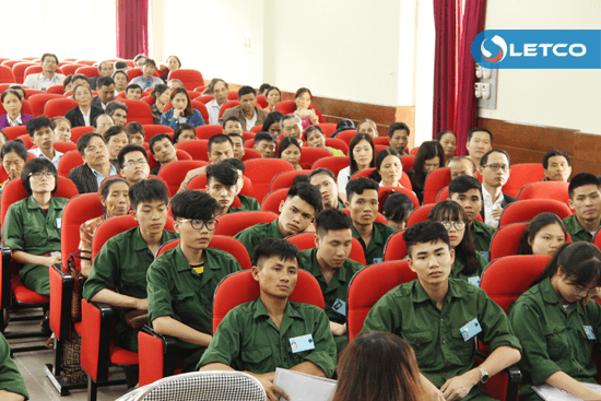 65 thuc tap sinh va nguoi bao lanh ky hop dong xuat canh