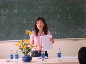 ky hop dong bao lanh cho 05 tns di tu nghiep va thuc tap
