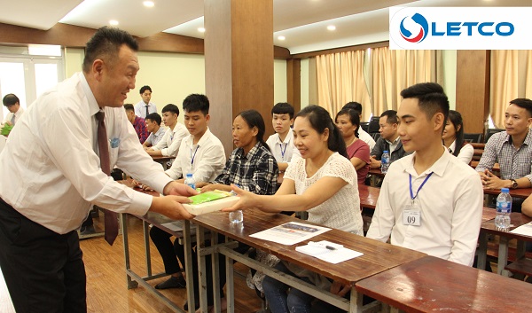 Đại diện công ty IKAI gặp mặt gia đình 12 TTS trúng tuyển
