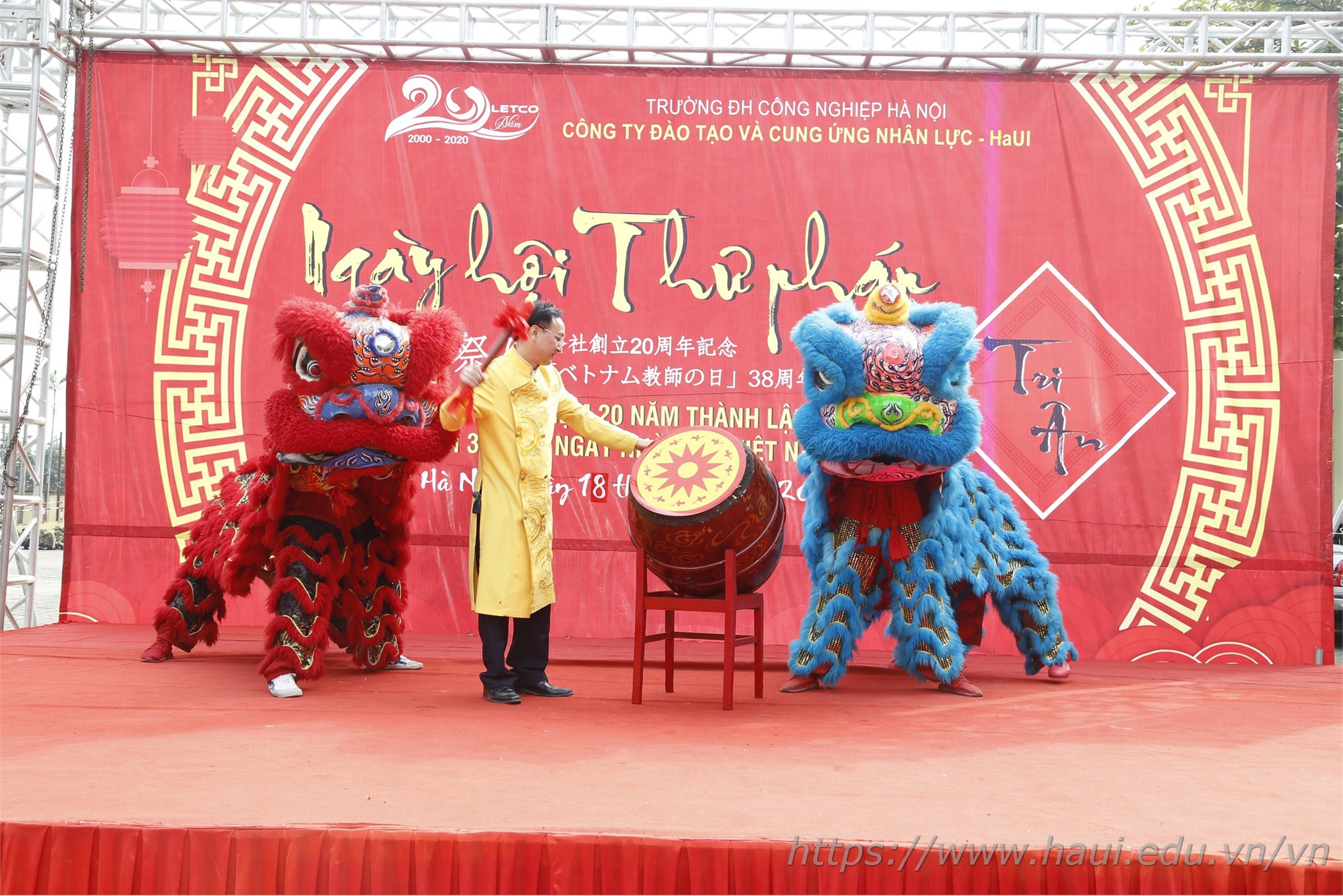 Sôi nổi Ngày hội Thư pháp và liên hoan văn nghệ chào mừng 20 năm thành lập Công ty LETCO