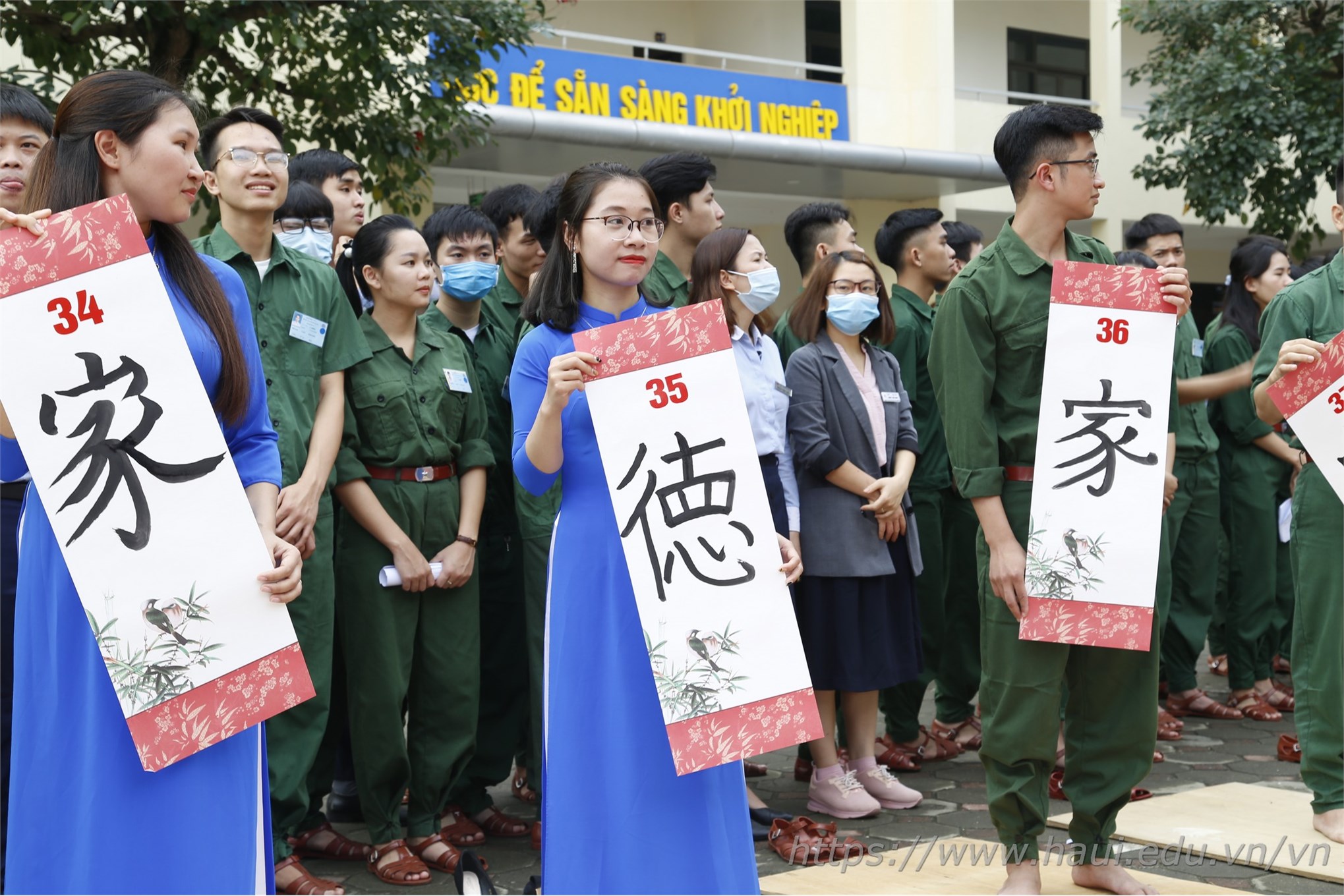 Sôi nổi Ngày hội Thư pháp và liên hoan văn nghệ chào mừng 20 năm thành lập Công ty LETCO