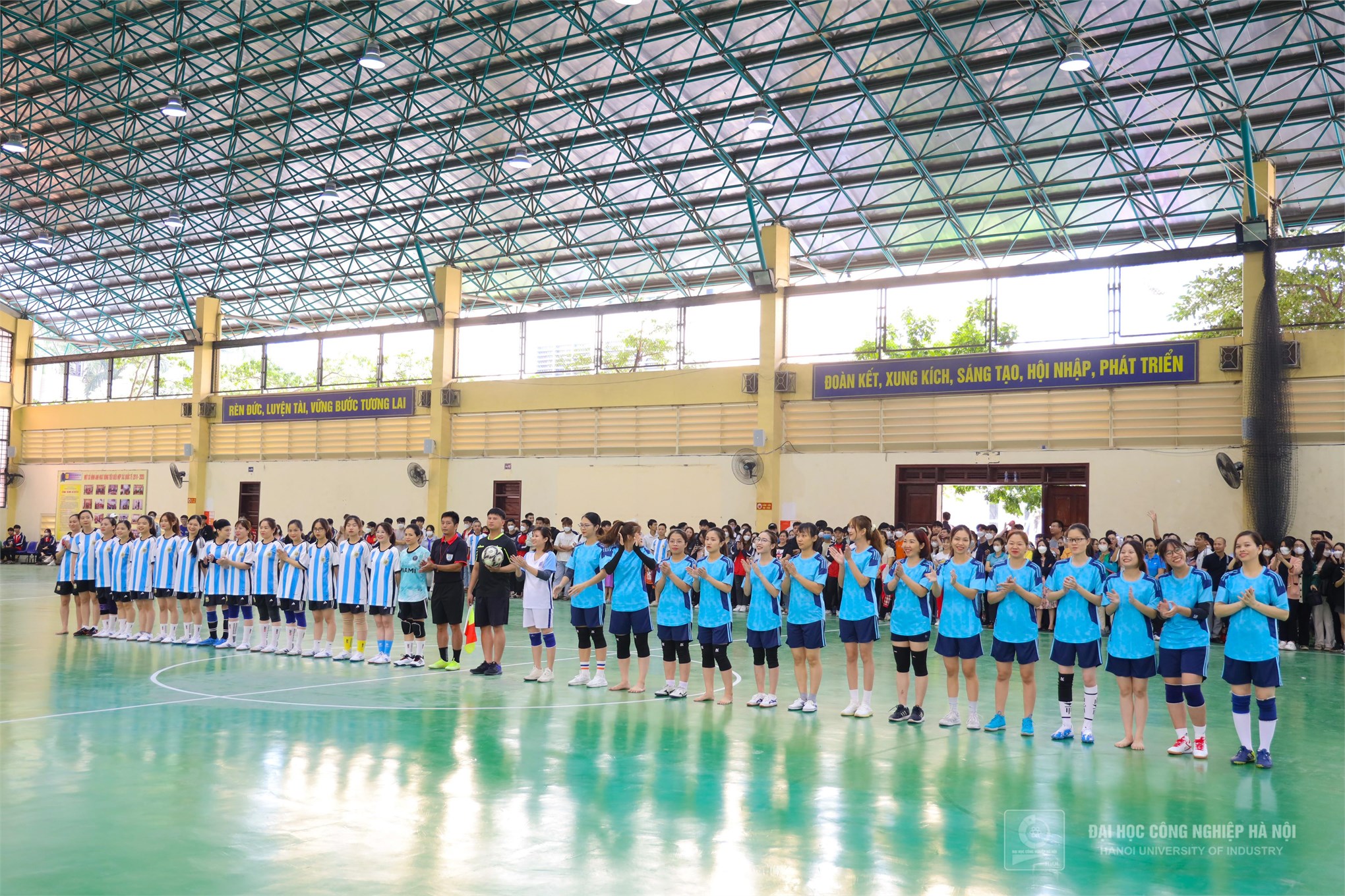 Tưng bừng Hội thao Thể dục thể thao viên chức, người lao động Trường Đại học Công nghiệp Hà Nội năm 2022