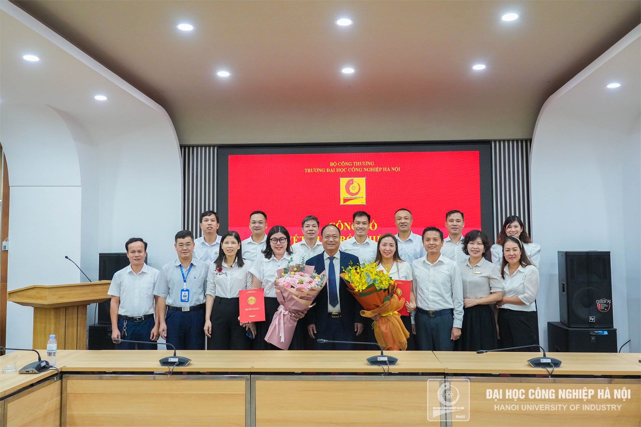 Trao Quyết định bổ nhiệm Phó Giám đốc và Kế toán trưởng Công ty LETCO