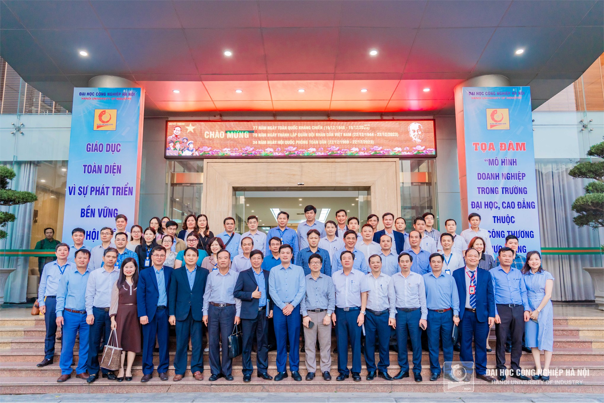 Phát triển mô hình doanh nghiệp trong trường đại học, cao đẳng thuộc Bộ Công Thương